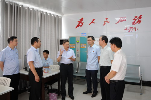 （摄影：张弓长）省市两级法院领导到孝南法院调研指导案件繁简分流工作一.jpg