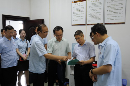 （摄影：张弓长）省市两级法院领导到孝南法院调研指导案件繁简分流工作二.jpg