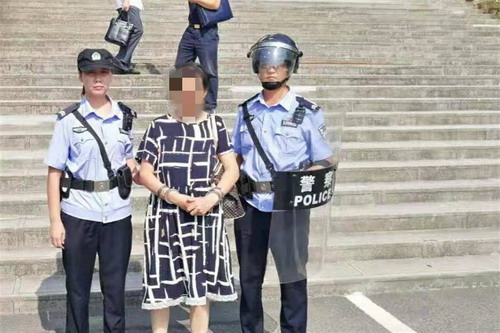 任何抗拒行为都不能阻止依法执行.jpg 任何抗拒行为都不能阻止依法执行.jpg