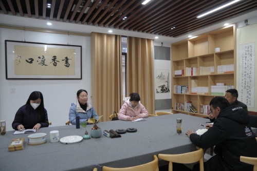 李海英到渡口社区开展调研.JPG