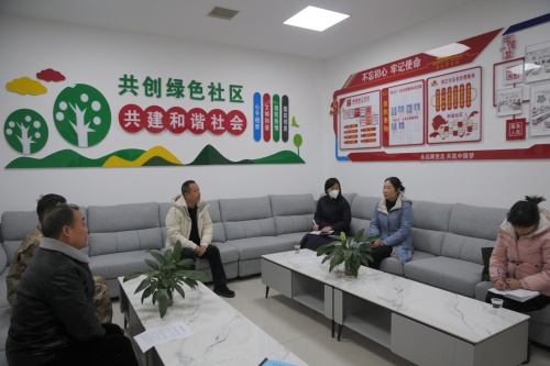李海英到联城社区开展调研.JPG