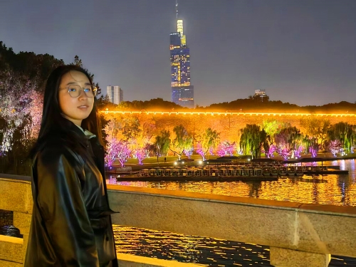 杨玲玲2.jpg 杨玲玲2.jpg